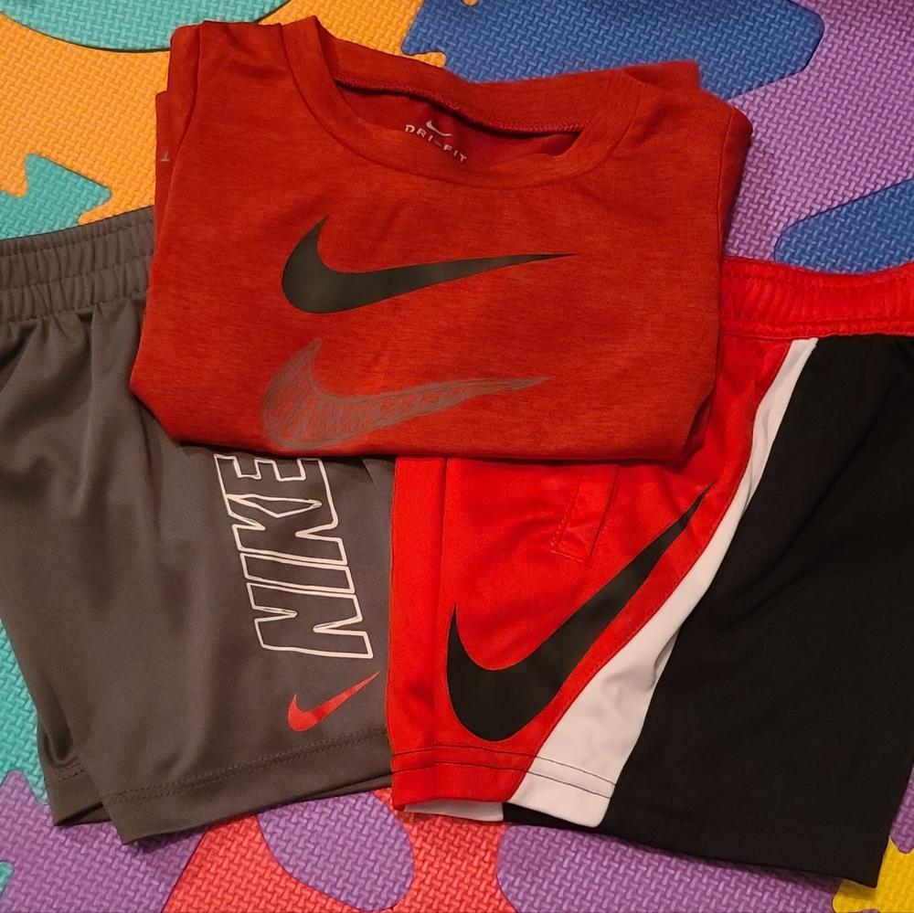 Nike outfit 24M (2T)